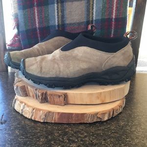 Men’s size 8 Merrill shoes